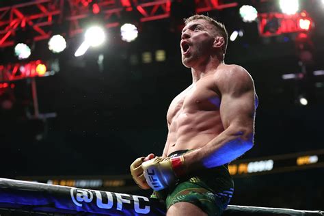 UFC 305: Dricus du Plessis defends middleweight title with wild .